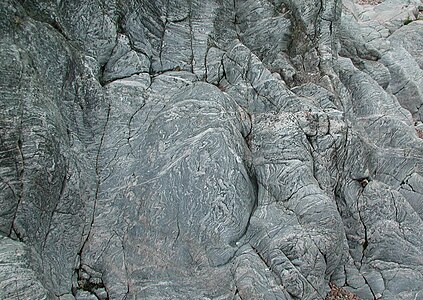 Intensiv verformte Gesteine der Moine Supergroup am Loch Ness