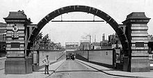 The Rotherhithe entrance of the Rotherhithe Tunnel, 1909 Rotherhithe tunnel 1909.jpg