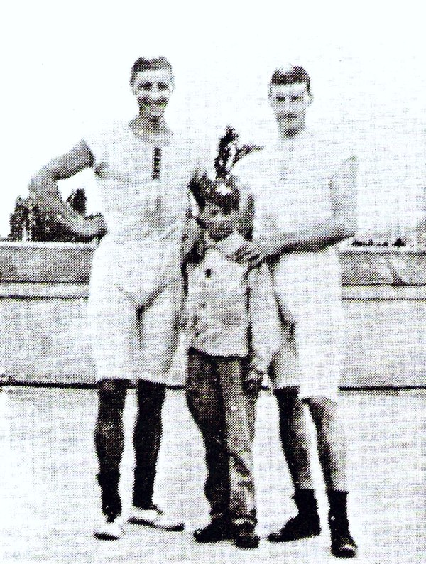 The Netherlands' François Brandt (left), Roelof Klein and their coxswain, an unknown French boy, at the 1900 Olympics