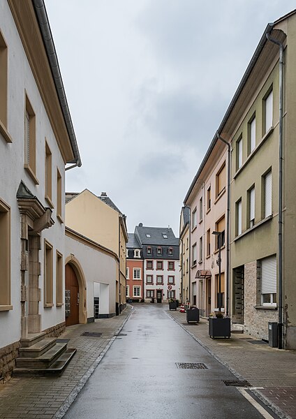 File:Rue de la Poste in Grevenmacher (1).jpg