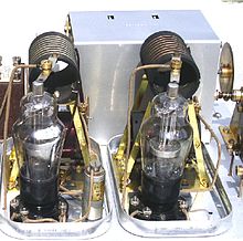 Two S23 screen grid valves in a 1929 Osram Music Magnet receiver S23 screen grid valves in music magnet.jpg