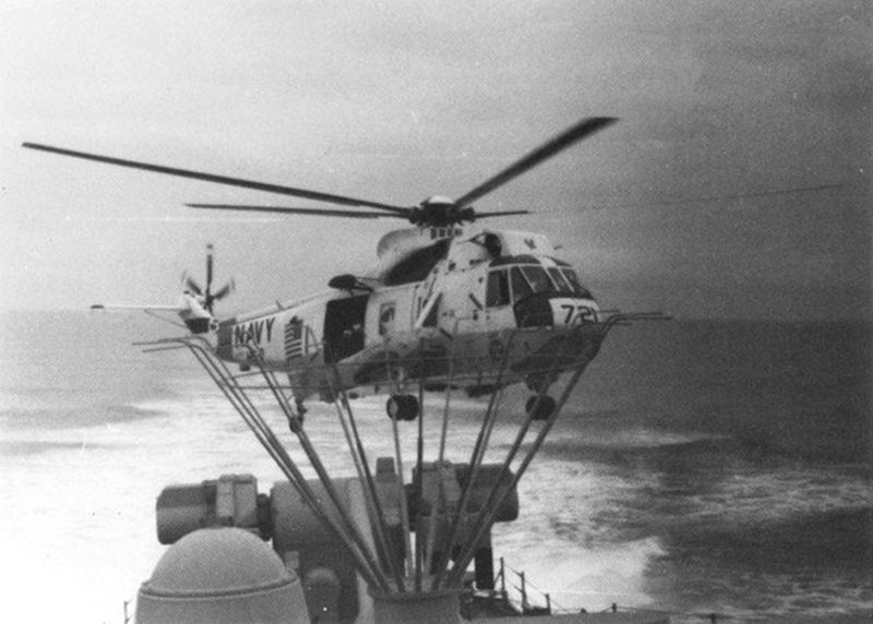 File:SH-3D Sea King of HS-2 hovers over fantail of USS Towers (DDG-9) c1976.jpg