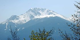 Vue de la face nord-ouest du Birgitzköpfl et, derrière, du Saile.