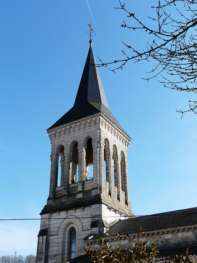 File:Saint-Pierre-de-Chignac église clocher (1).JPG