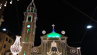 Gêxa de Sant'Ònoròu iluminâ in òcaxón da fèsta patronâle do 2016