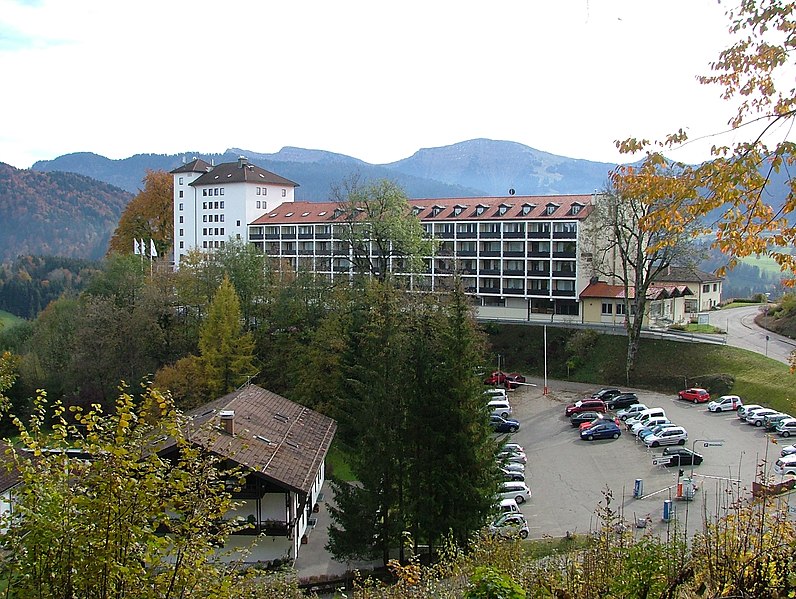 File:Schlossbergklinik - panoramio.jpg