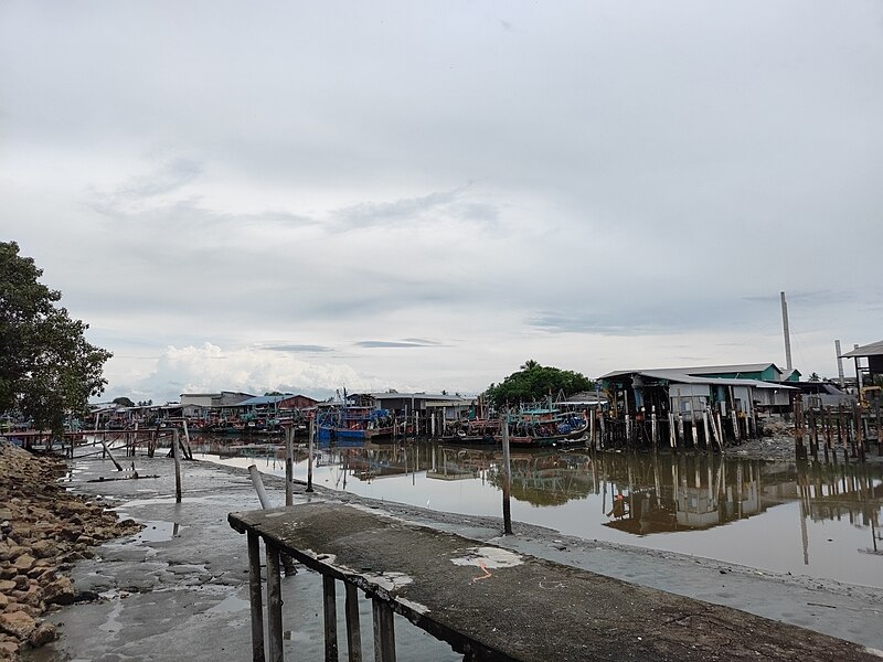 File:Sekinchan Old Jetty and Fishing Village.jpg