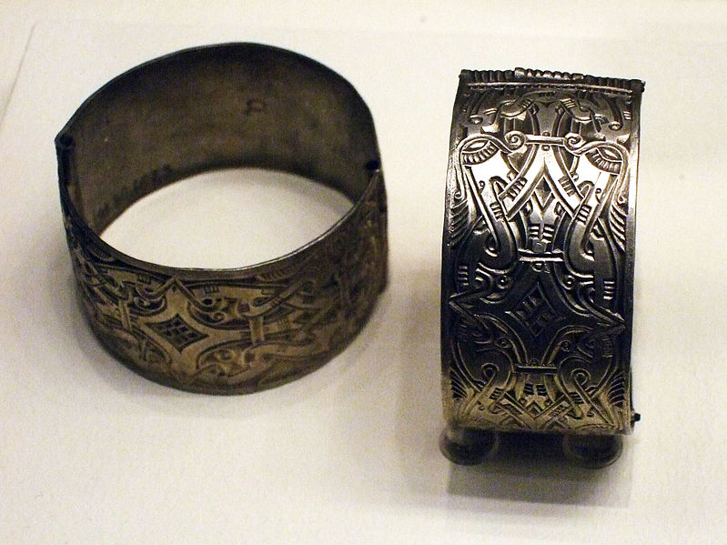 File:Silver arm rings from Zamárdi, Hungary.jpg