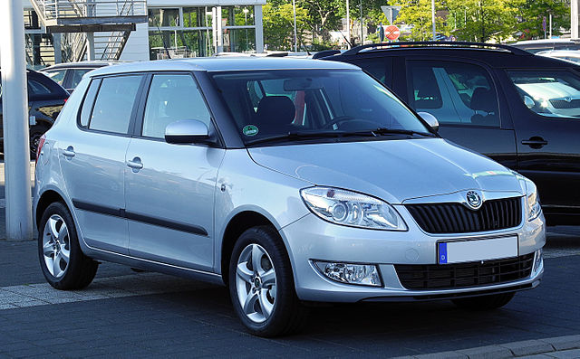 File:Skoda Roomster (Facelift) – Frontansicht, 28. Mai 2011, Düsseldorf.jpg  - Wikimedia Commons