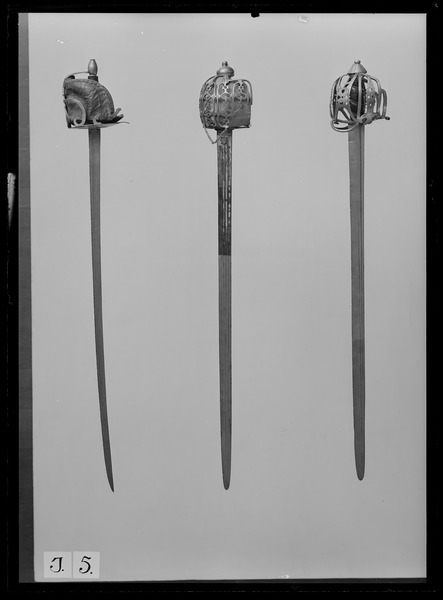 File:Skotsk höglandsvärja med korgfäste, s k Scottish Higland baskethilted backsword, Skottland - Livrustkammaren - 69264.tif