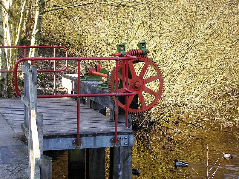 File:Sluice gate control, Etherow Country Park - geograph.org.uk - 1690157.jpg