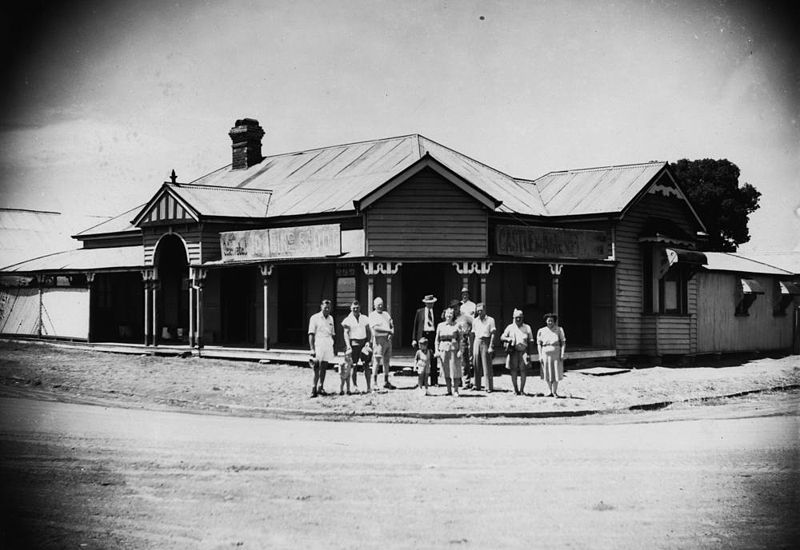 File:StateLibQld 1 112888 Jondaryan Hotel, ca. 1948.jpg