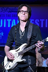 Steve Vai Zepparella 2017.jpg