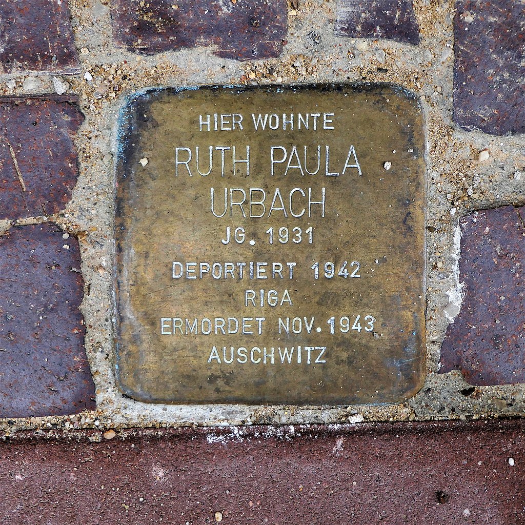 Stolperstein für Ruth Paula Urbach, Obermarktgasse 4, Leisnig.JPG