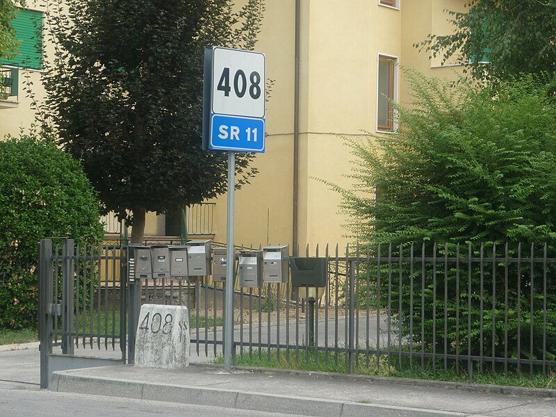 File:Strada regionale 11.JPG