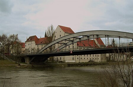 Straubing Herzogsschloss Donaubruecke