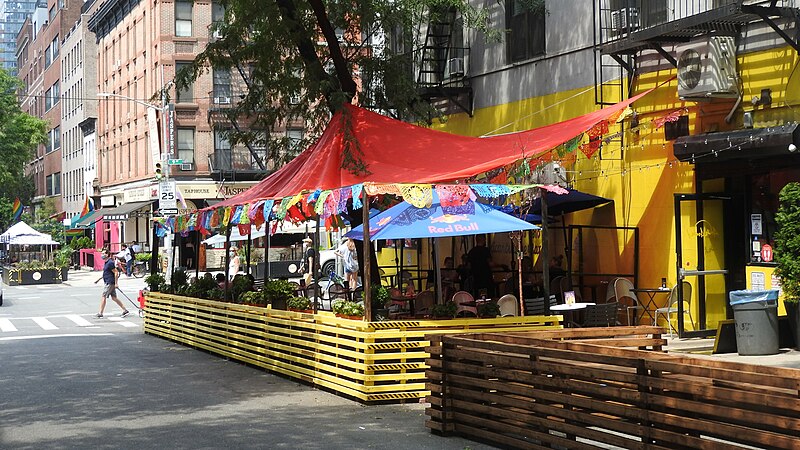 File:Street dining on W51 jeh.jpg