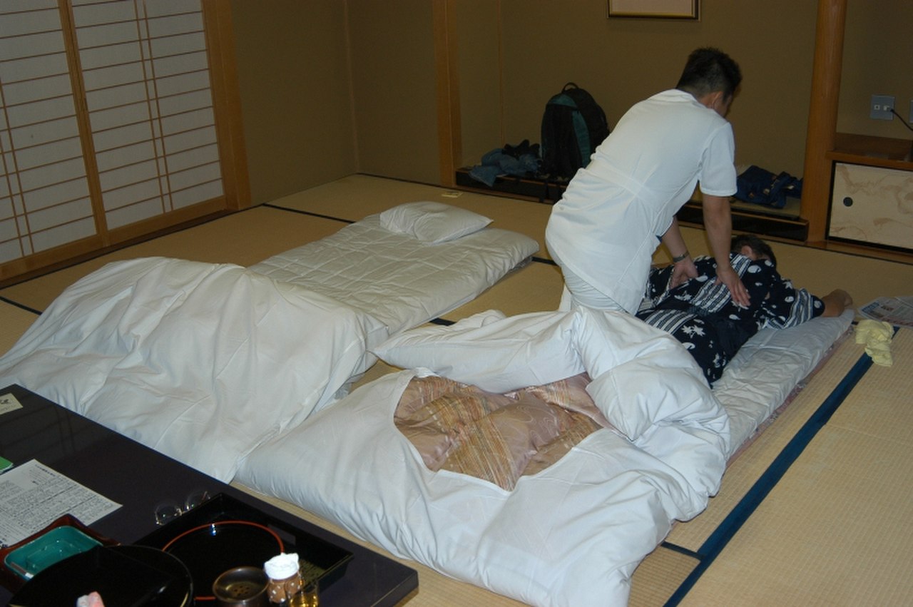 Японцы спят на татами