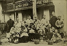 A household in Yushan County, Jiangxi, 1898. The Millions 1898 (1898) (14595536557).jpg