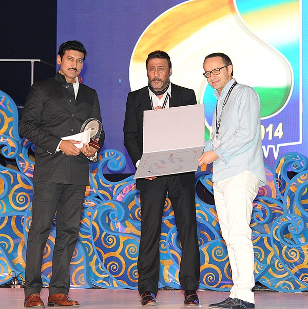 Film being felicitated at IFFI (2014). (From left) Rajyavardhan Singh Rathore, Jackie Shroff and Andrey Zvyagintsev