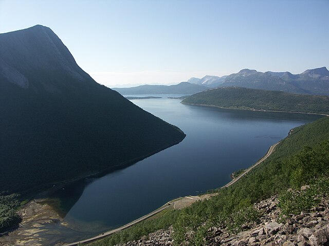 Fiordes no Norte da Noruega