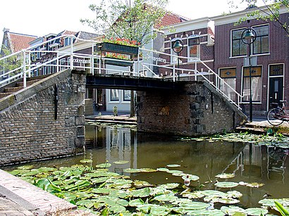 Hoe gaan naar Trappenbrug met het openbaar vervoer - Over de plek