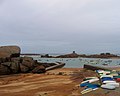 Trégastel.- Plage du Coz Pors, les rochers "le Dé", et les "Tortues marines"