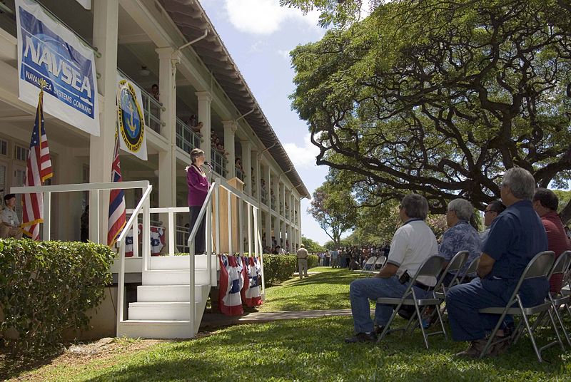 File:US Navy 070409-N-4856G-156 Hawaii Governor Linda Lingle speaks to the civilian and military work force at Pearl Harbor Shipyard during a recent emergency planning briefing.jpg