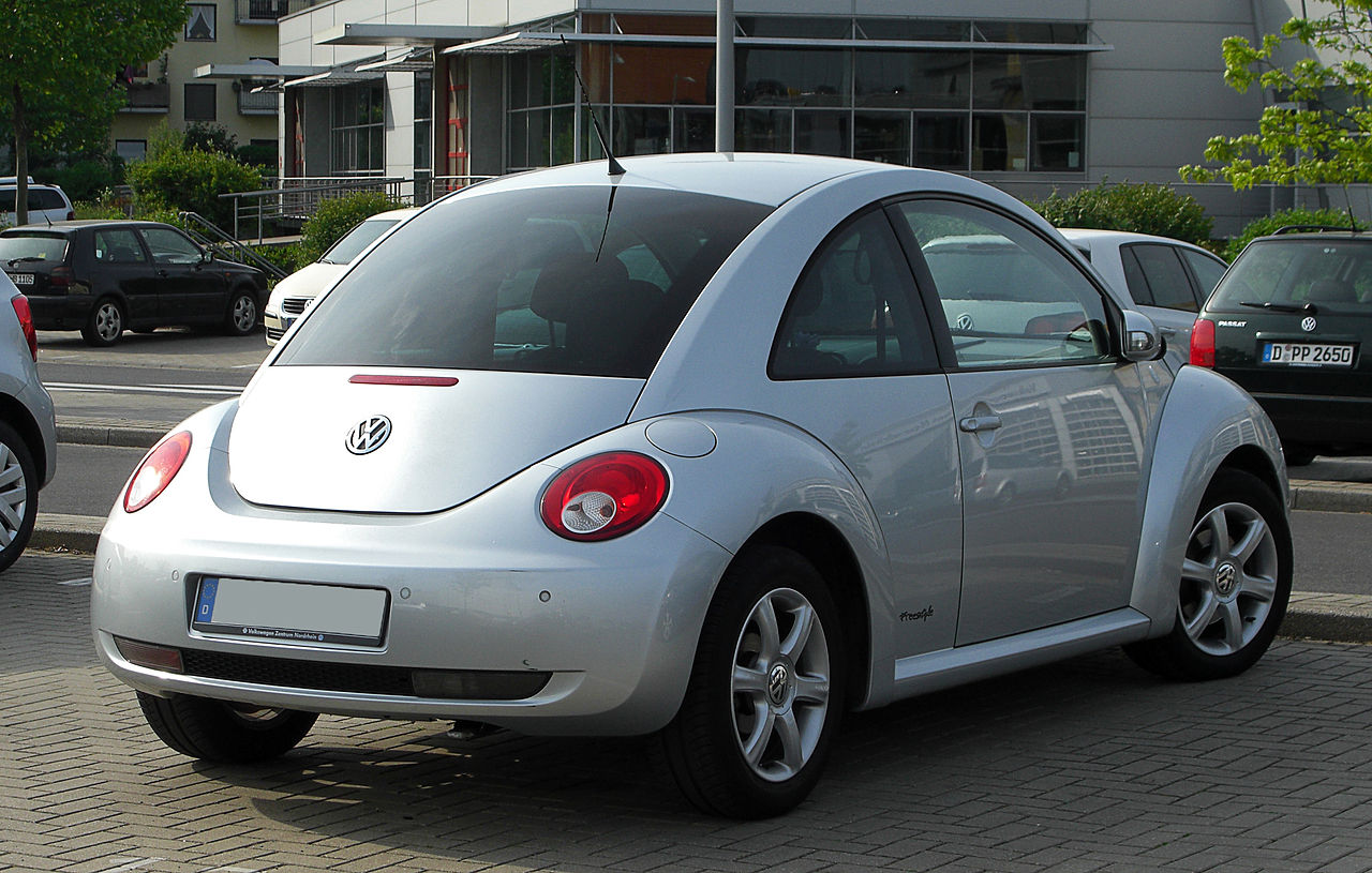 File:VW New Beetle Freestyle (2. Facelift) – Heckansicht, 7. Mai