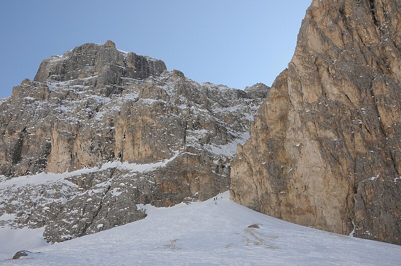 File:Val Lasties Holzer Rinne Ausfahrt.jpg