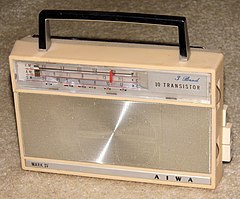 AIWA AR-123 10-transistor triple band radio