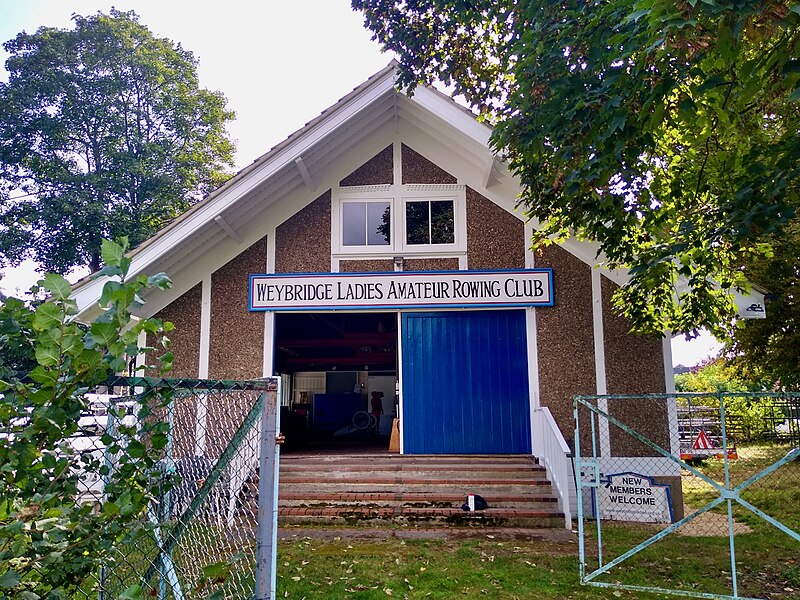 File:Weybridge Ladies Amateur Rowing Club, River Thames, Surrey.jpg