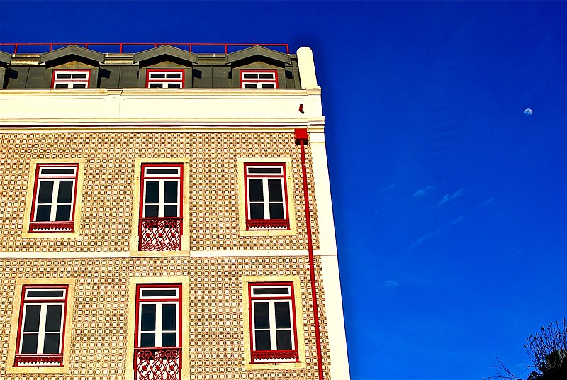 File:Windows, sky and moon (3432161109).jpg