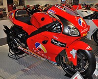 2002 yılında Abe'nin YZR500'ü