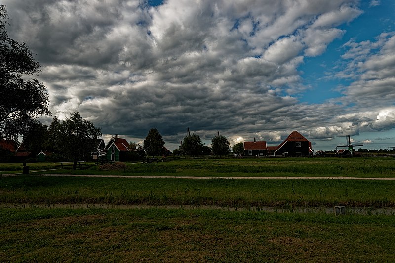 File:Zaandijk - Zaanse Schans - Zonnewijzerspad - View North II.jpg