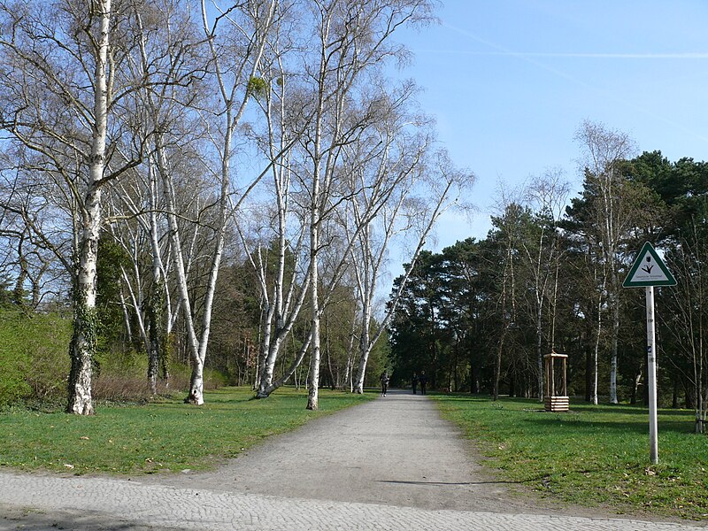 File:Zehlendorf Fischtalpark-001.JPG