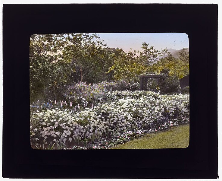 File:"Glen Oaks," James Hobart Moore house, East Valley Road, Montecito, California. LOC 7096428745.jpg