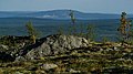 Вид с гор Нявка Тундра на Никелевый комбинат, загрязняющий озёрную долину русской Лапландии.jpg
