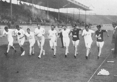 The start of the final. 1908 3500 metre walk final.JPG