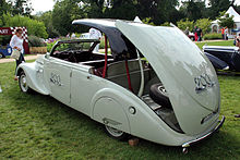 1935 introduced Peugeot factory-built 402 Eclipse Decapotable (1938) 1938Peugeot402LE4Y IMG 7281.jpg