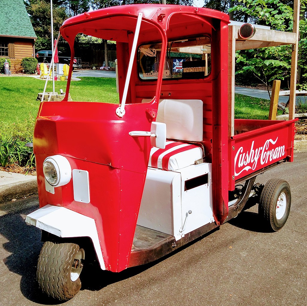 File:1968 Cushman Truckster.jpg - Wikipedia