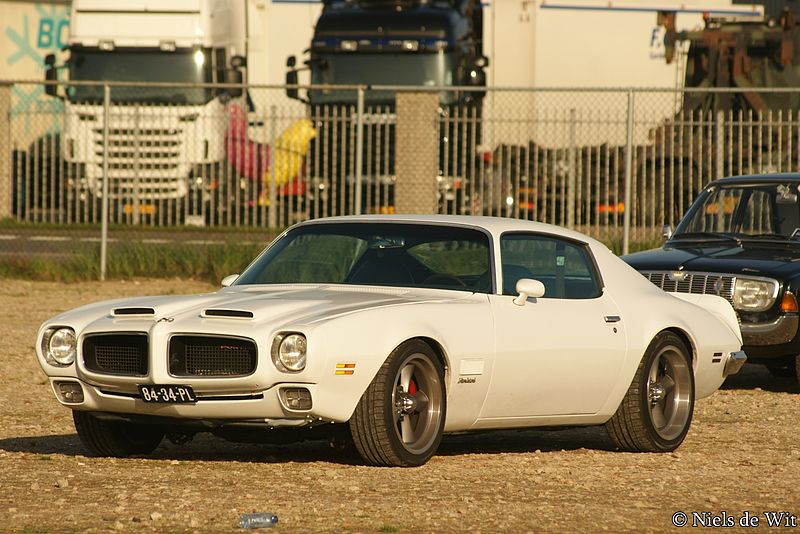 File:1971 Pontiac Firebird (15701103502).jpg