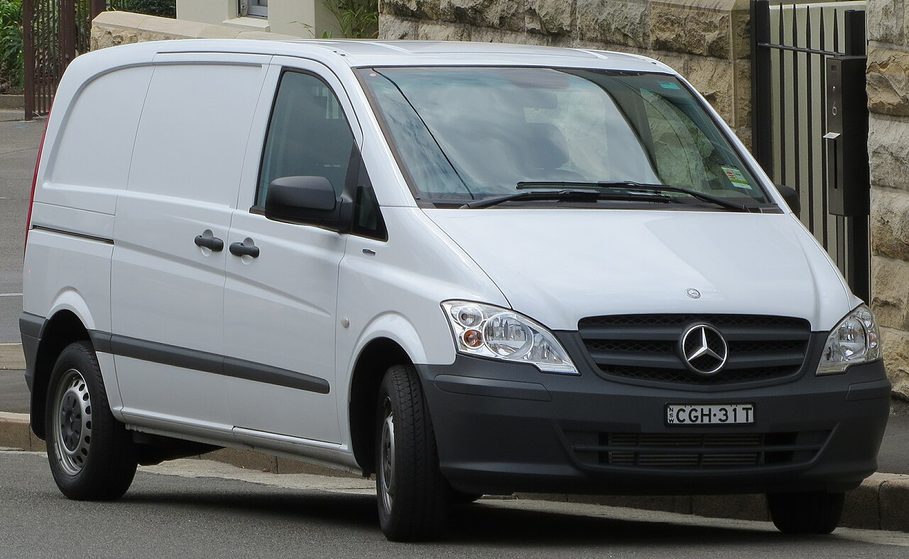 File:2012 Mercedes-Benz Vito (W 639 MY11) 113 CDI van (2012-10-26) 01.jpg -  Wikimedia Commons