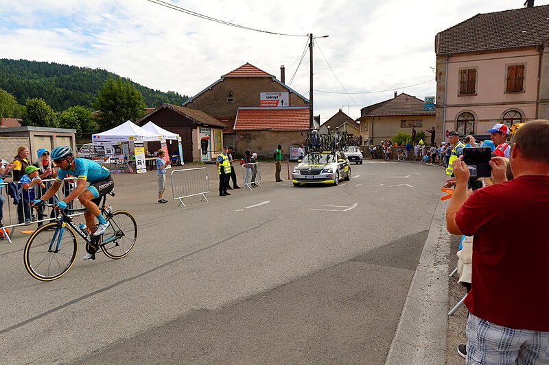 File:2019-07-11 17-32-13 tdf-plancher-les-mines.jpg