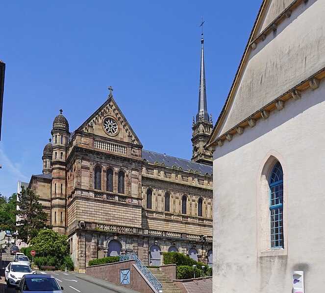 File:2023-06 - Église Saint-Maimbœuf & Temple Saint-Georges - 07.jpg