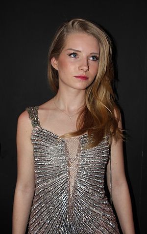 Lottie Moss: Biografía, Vida privada, Referencias