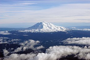 Vista aeriana dempuei l'oèst de Mont Adams. Autres Noms: Pahto, Klickitat