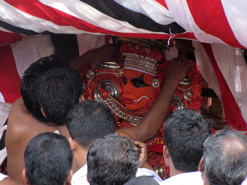 File:Adjusting the ornaments of Kalarivathukkal Bhagavathi.jpg