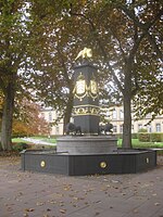 Fontana dell'Accademia, Stoccarda, 09.jpg