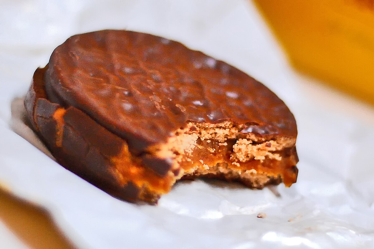 Alfajor filled with Dulce de leche